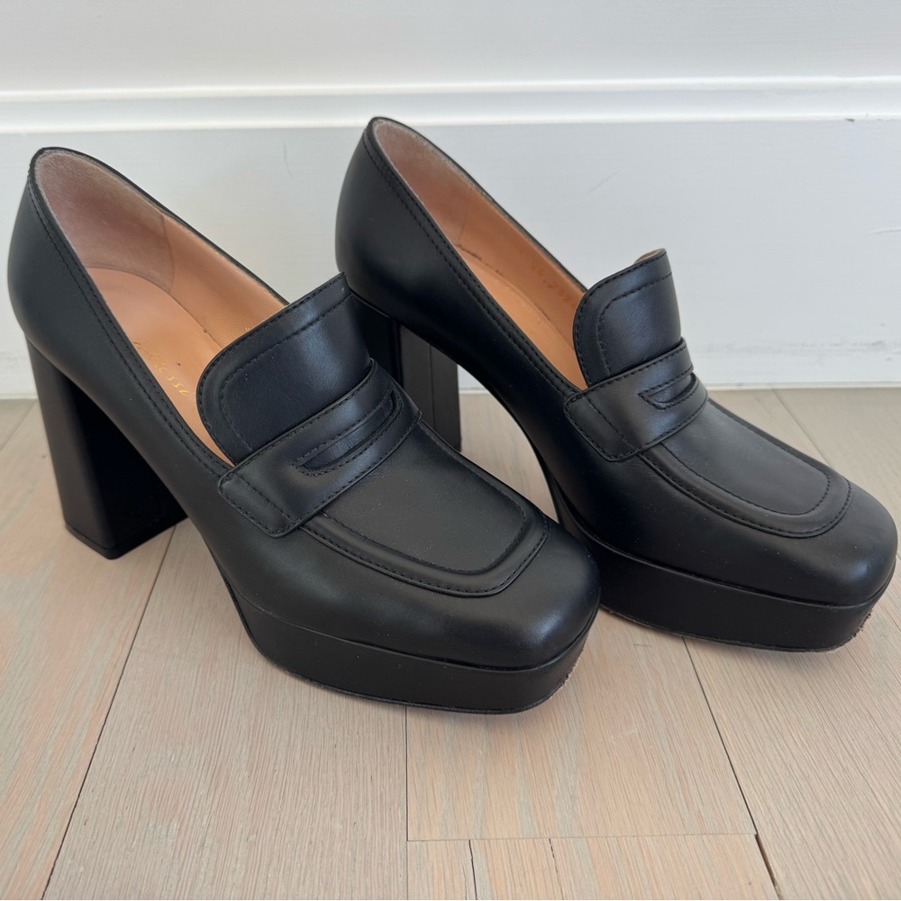 Gianvito Rossi Black leather Platform heels penny Loafers